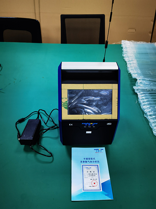 受限空間手持式多參數(shù)氣體探測儀 受限空間手持式多參數(shù)氣體探測儀