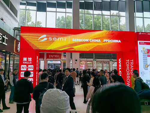 深國(guó)安參觀上海展會(huì)